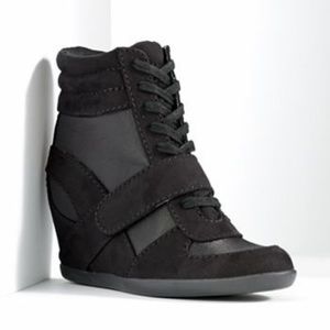 Vera Wang sneaker wedges, size 9